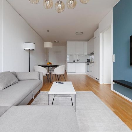 Lovely Apartment In Marina Tower - 10Min To City Center Wien Exteriör bild