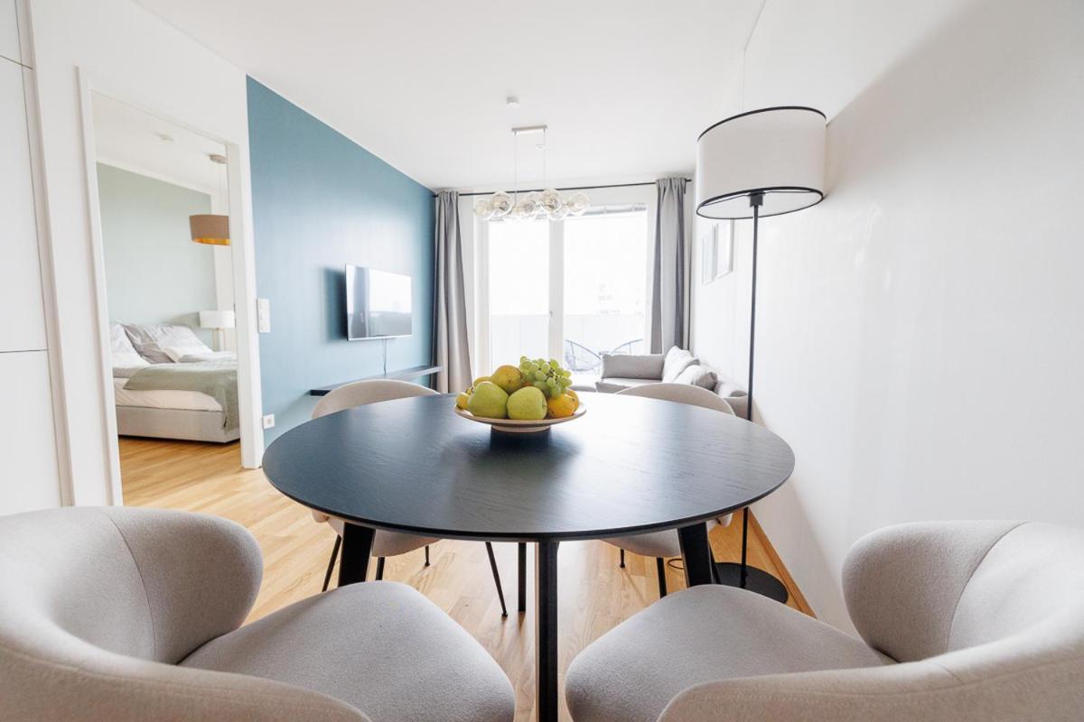 Lovely Apartment In Marina Tower - 10Min To City Center Wien Exteriör bild