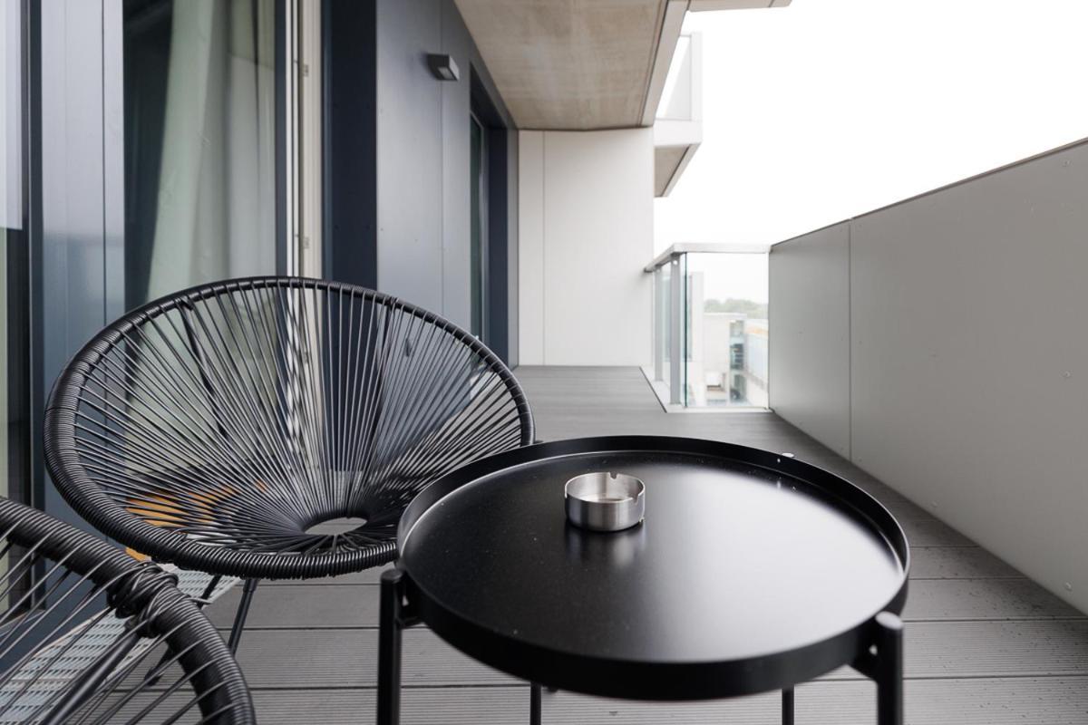 Lovely Apartment In Marina Tower - 10Min To City Center Wien Exteriör bild