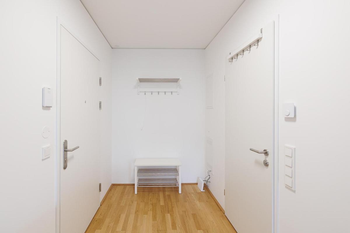 Lovely Apartment In Marina Tower - 10Min To City Center Wien Exteriör bild