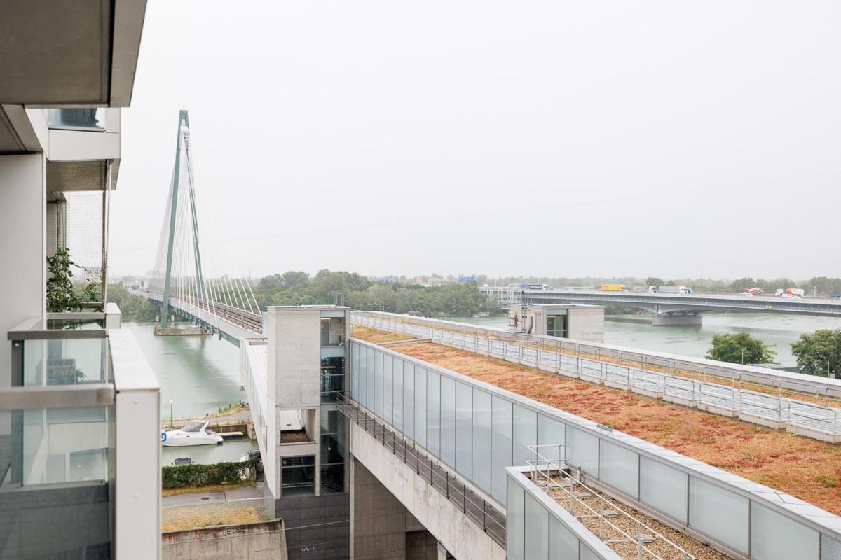Lovely Apartment In Marina Tower - 10Min To City Center Wien Exteriör bild