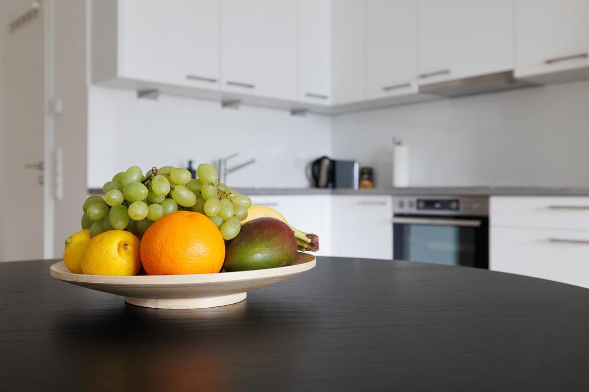 Lovely Apartment In Marina Tower - 10Min To City Center Wien Exteriör bild