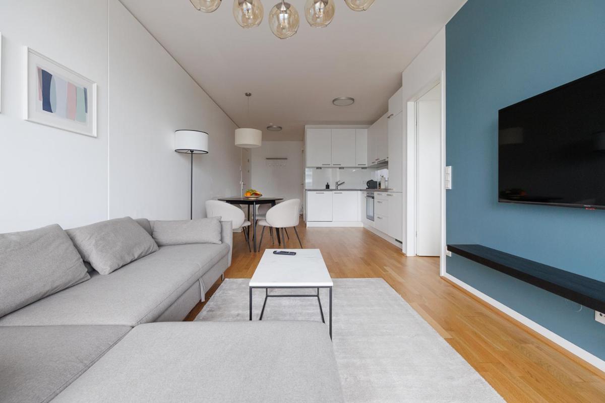 Lovely Apartment In Marina Tower - 10Min To City Center Wien Exteriör bild